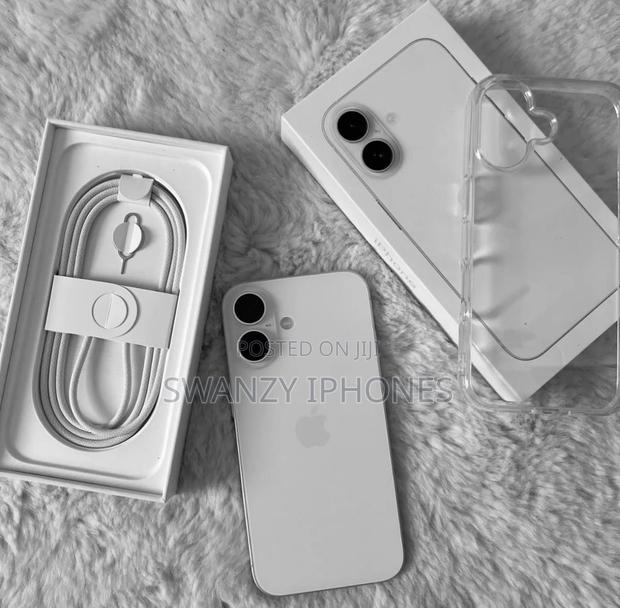 New Apple iPhone 16 128 GB White · Photo 1
