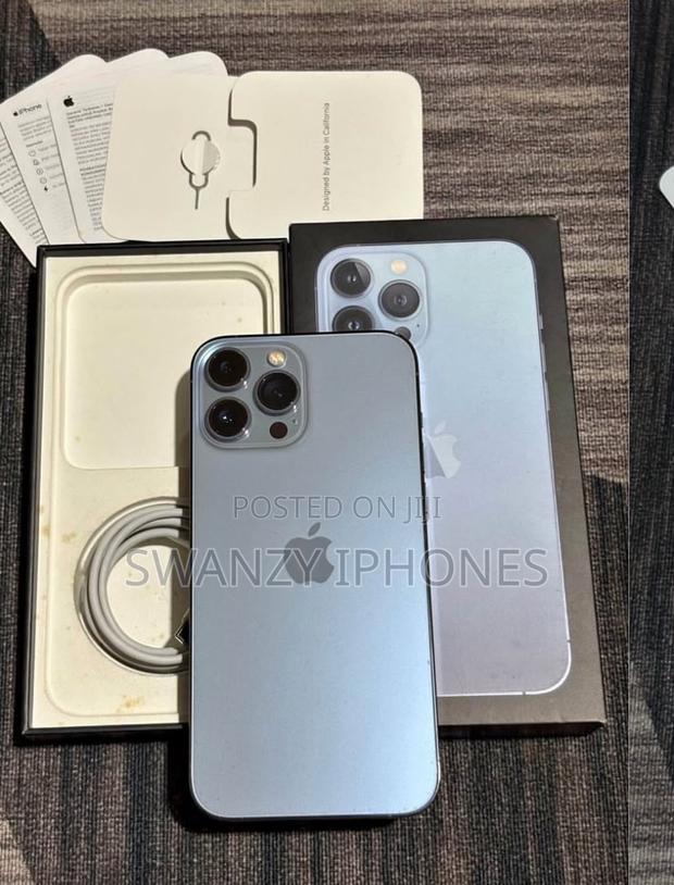 Apple iPhone 13 Pro Max 128 GB Black · Photo 2