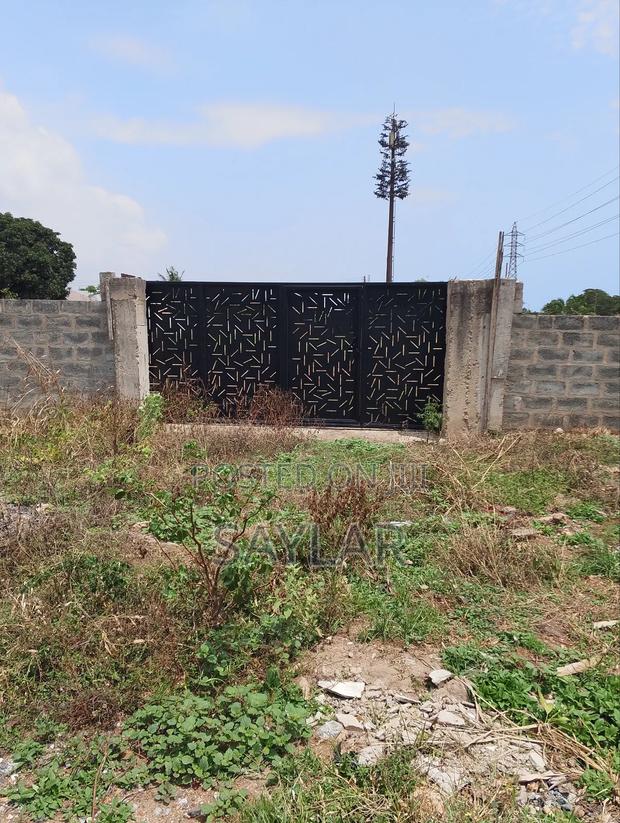 3 Plots for Sale Comm10 Opposite S.O.S Fully Fenced · Photo 1