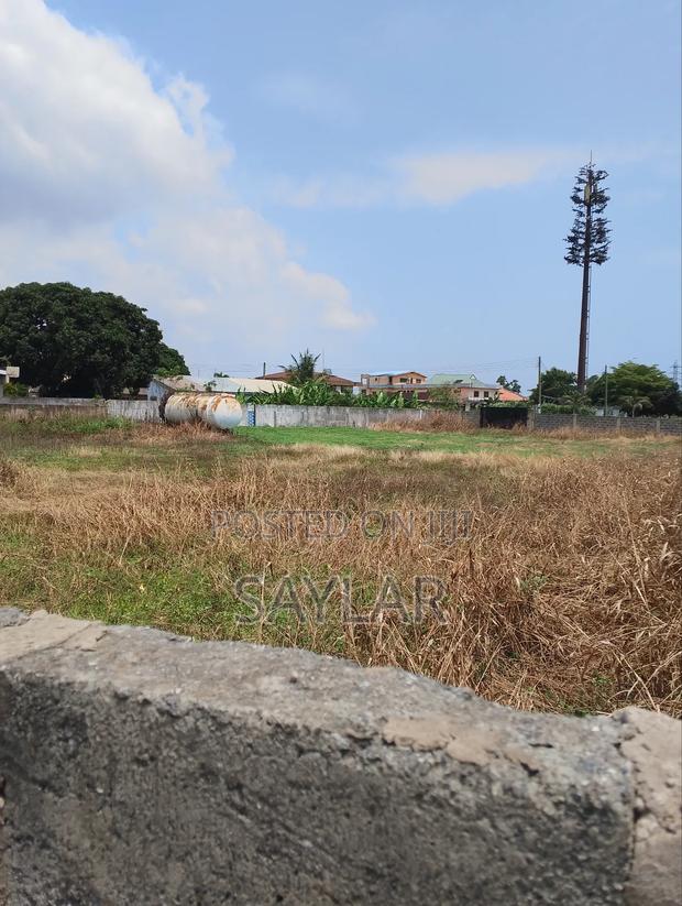 3 Plots for Sale Comm10 Opposite S.O.S Fully Fenced · Photo 4
