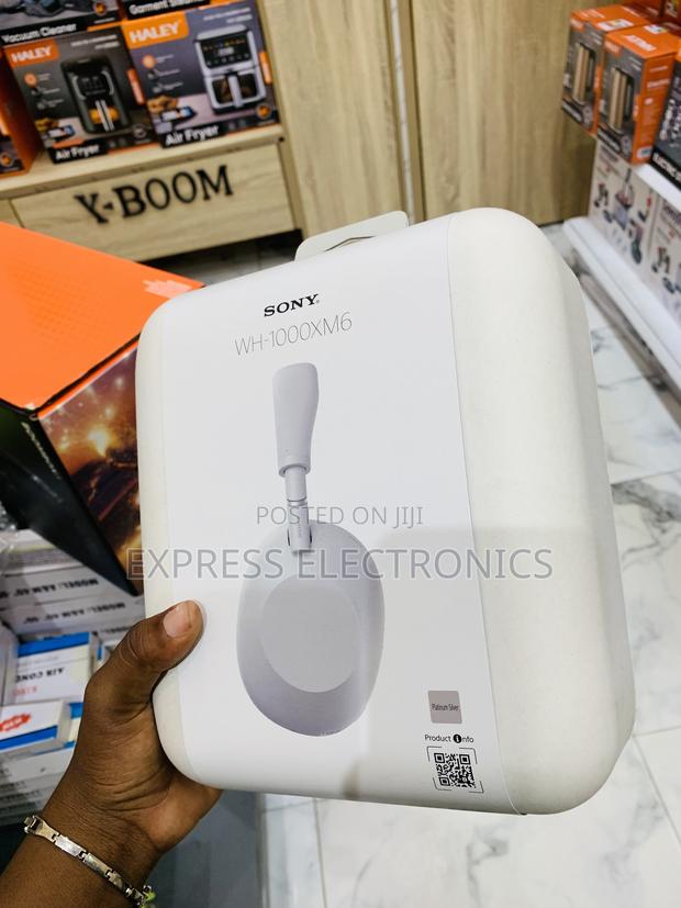 Text Us for Your Sony Wh-1000xm6 Headset · Photo 1