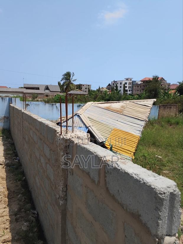 2 Acres Fully Fenced at Comm12 for Sale · Photo 4