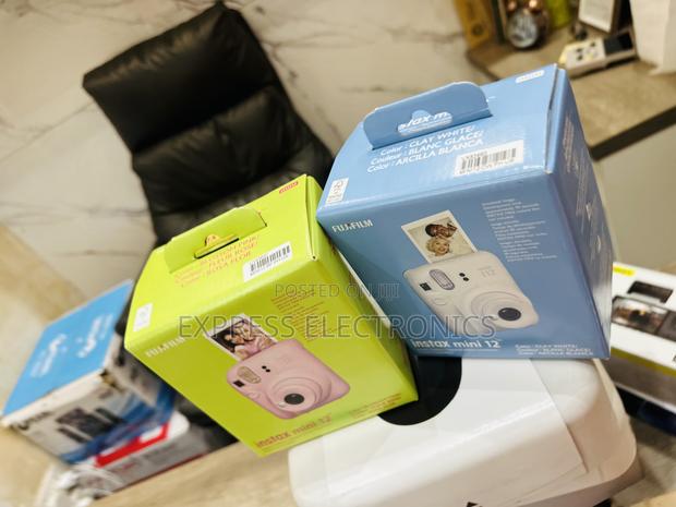 Ultra Modern Instax Cam · Photo 1