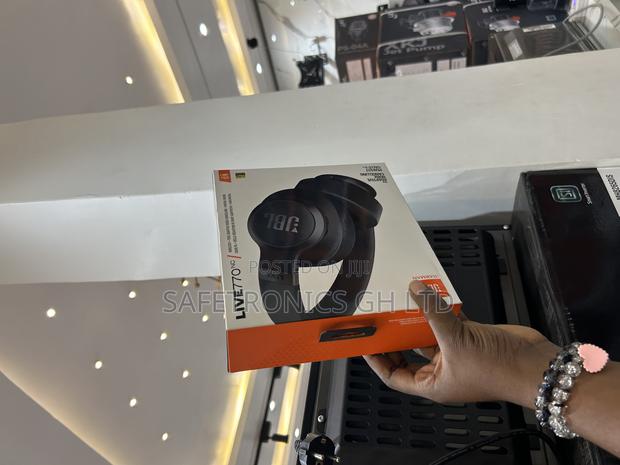 Super Powerful JBL Black Bluetooth Wireless Live 770 Premium Headphone · Photo 1
