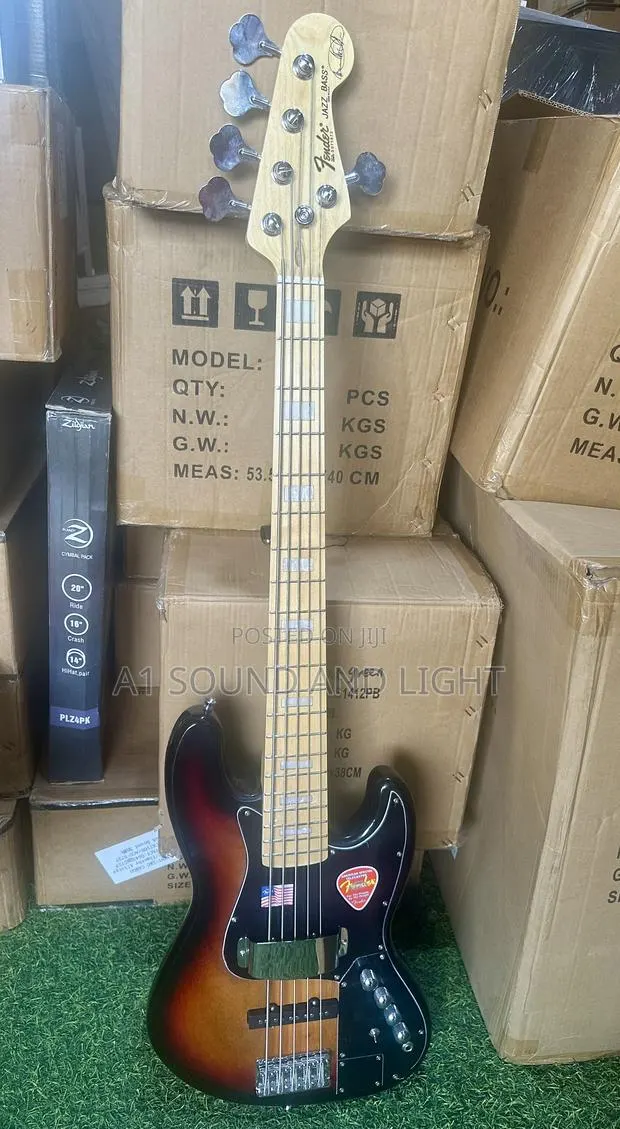 Fender Jazz Bass 5 Strings Active Guitar · Photo 1