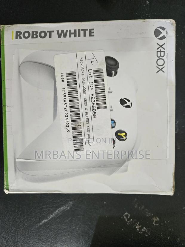 Xbox Series S Controller Brand New in Box · Photo 5