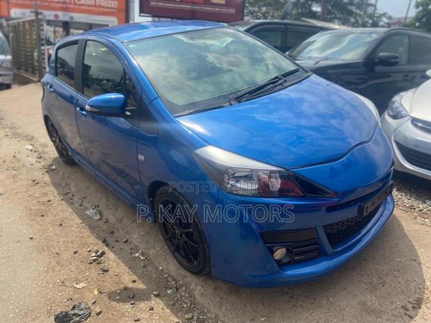 Toyota Vitz 1.5 FWD 3dr 2015 Blue · Photo 7