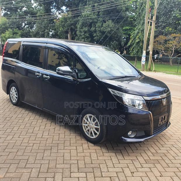 Toyota Esquire 2016 · Photo 3
