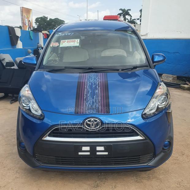 Toyota Sienta 2016 Blue · Photo 1