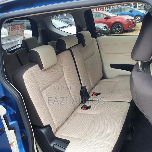 Toyota Sienta 2016 Blue · Photo 5