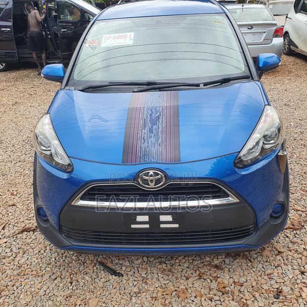 Toyota Sienta 2016 Blue · Photo 7