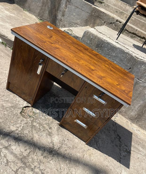 Office Desk/ Table · Photo 2