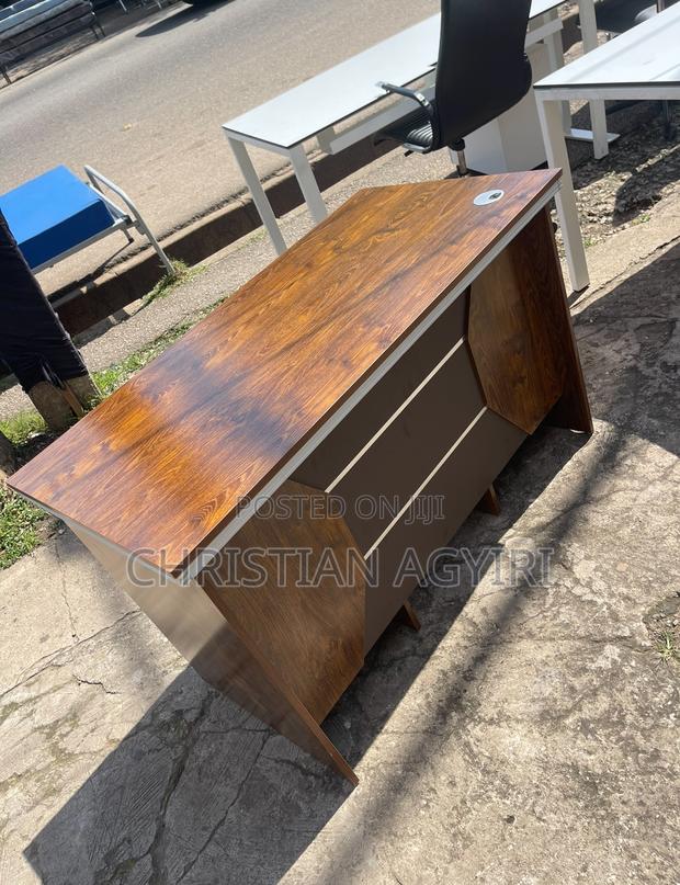 Office Desk/ Table · Photo 4