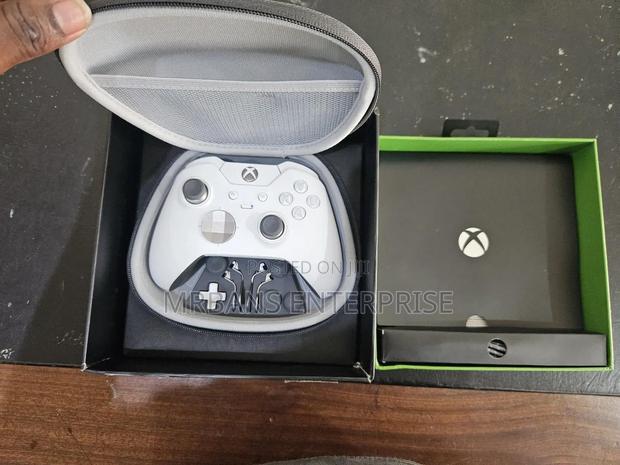 Elite Series 1 Controller Brand New in Box With Accessories Intact · Photo 3