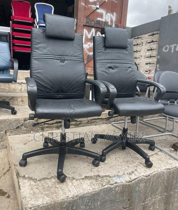 Office/ Swivel Chair · Photo 1