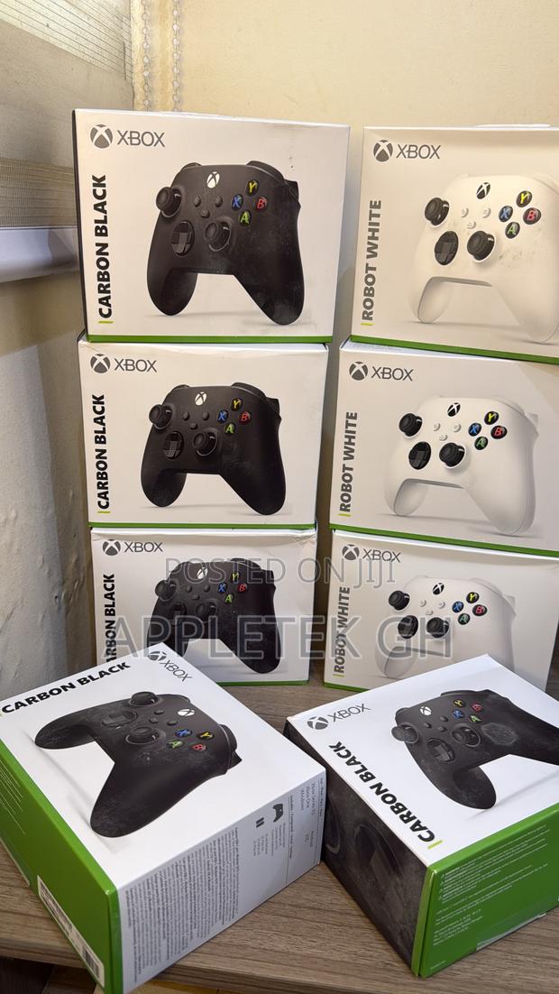Xbox Controller Available · Photo 2