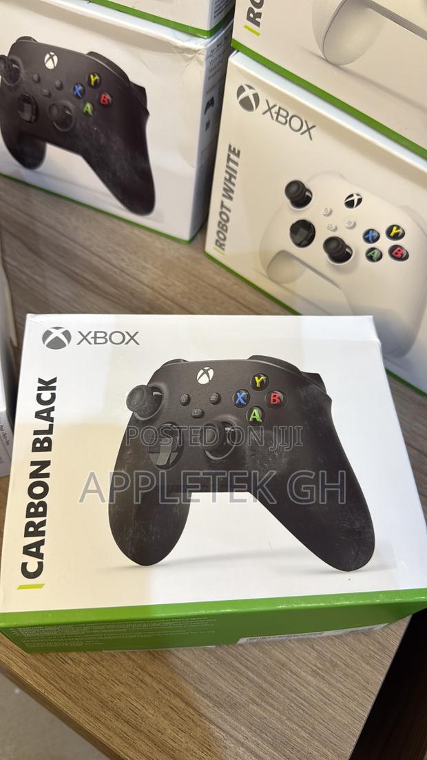 Xbox Controller Available · Photo 1
