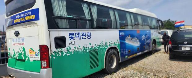 Hyundai Universe 2013 White · Photo 3