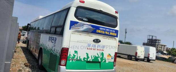 Hyundai Universe 2013 White · Photo 5