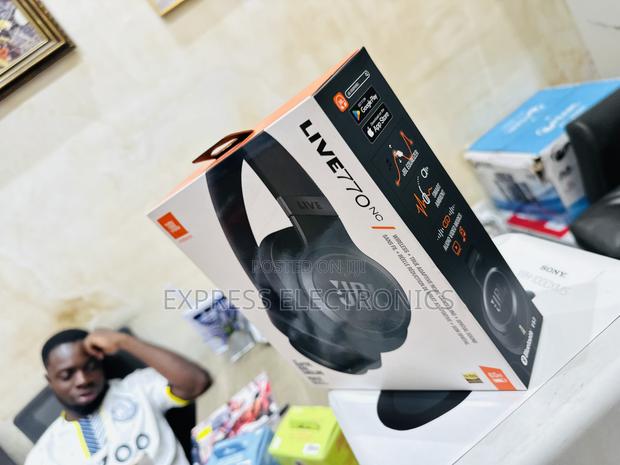 Astounding Performance Headset JBL Live 770 · Photo 1