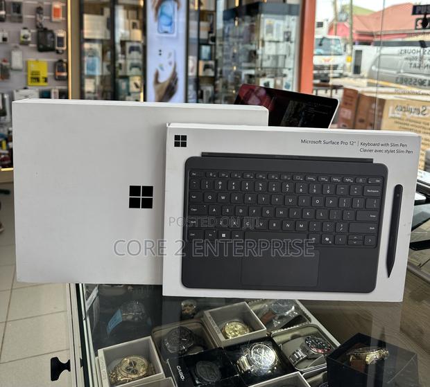 New Laptop Microsoft Surface Pro Copilot+ PC 12 16GB SSD 256GB · Photo 1
