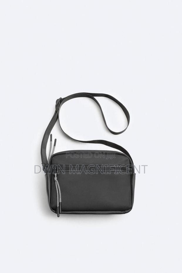 Easy Wear Side Bags · Photo 3