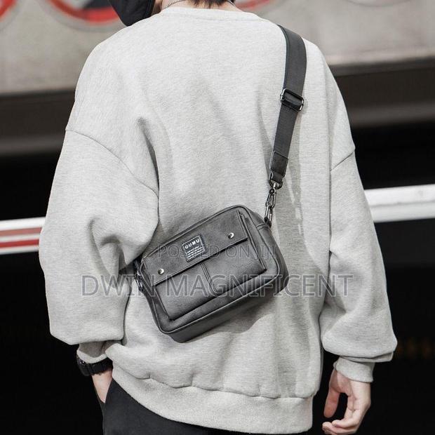 Easy Wear Side Bags · Photo 5