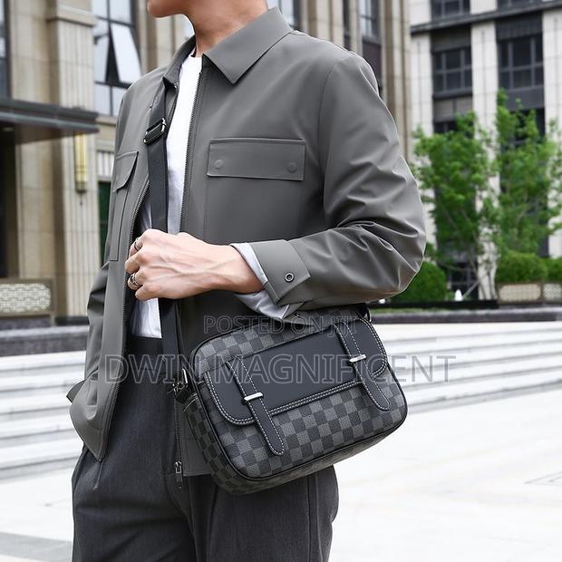 Easy Wear Side Bags · Photo 6