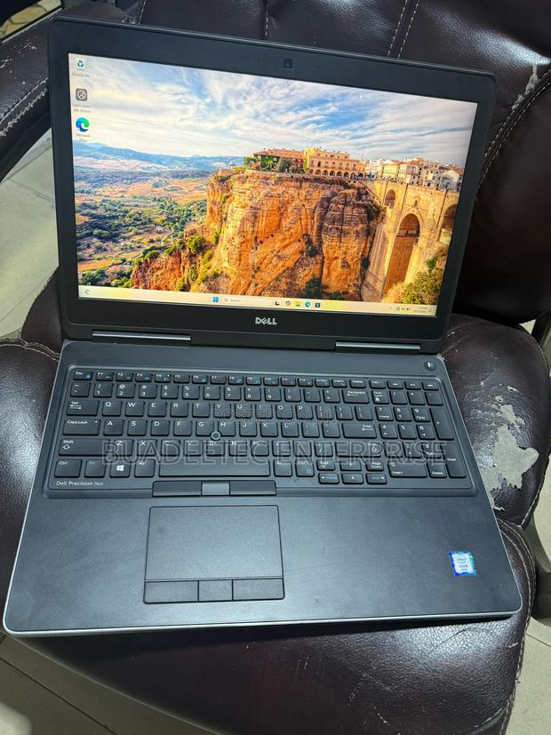 Laptop Dell Precision 7510 32GB Intel Xeon SSD 512GB · Photo 2