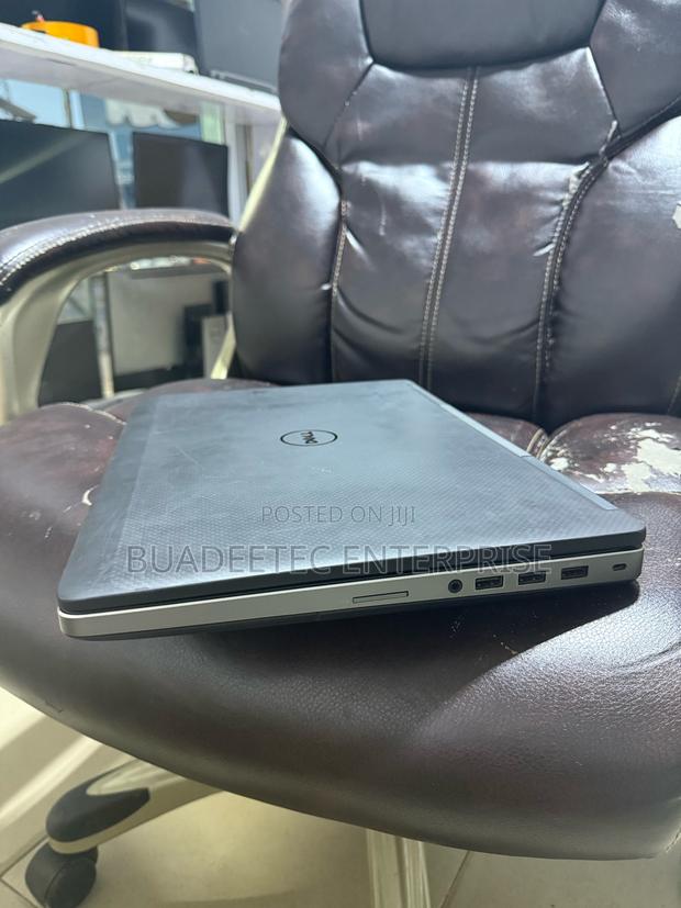 Laptop Dell Precision 7510 32GB Intel Xeon SSD 512GB · Photo 3