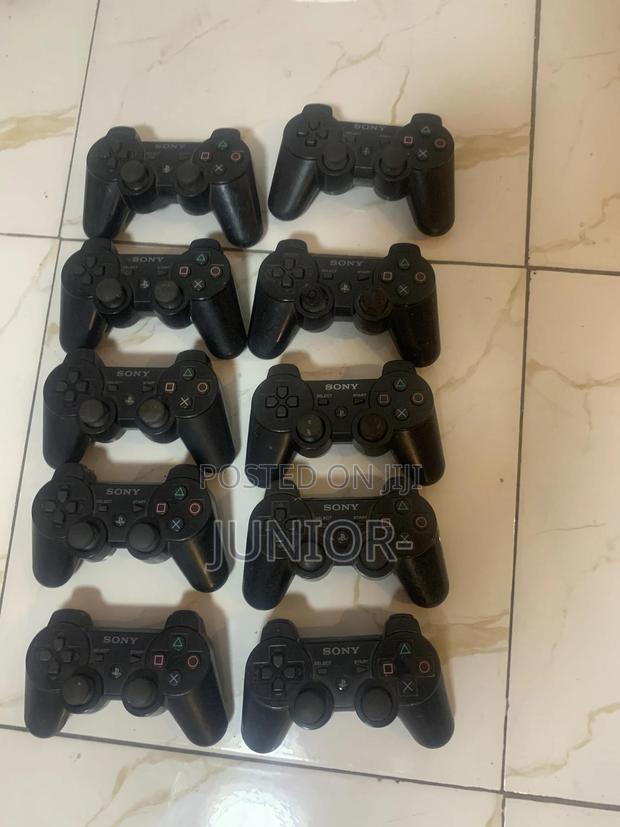 Home Used Ps3 Controllers · Photo 2