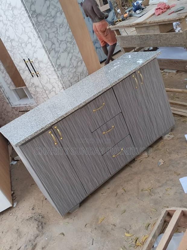 Down Kitchen Cabinet · Photo 1