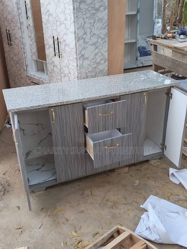 Down Kitchen Cabinet · Photo 2