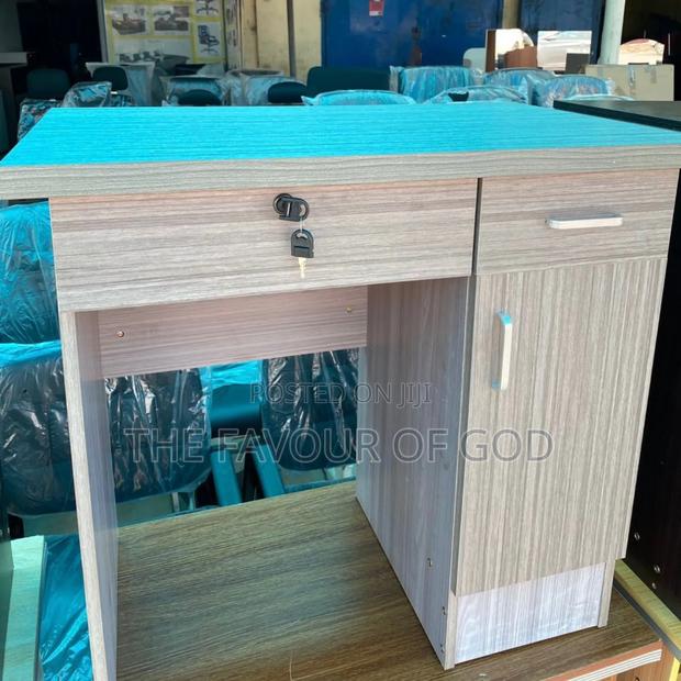 Durable Computer Desk · Photo 1