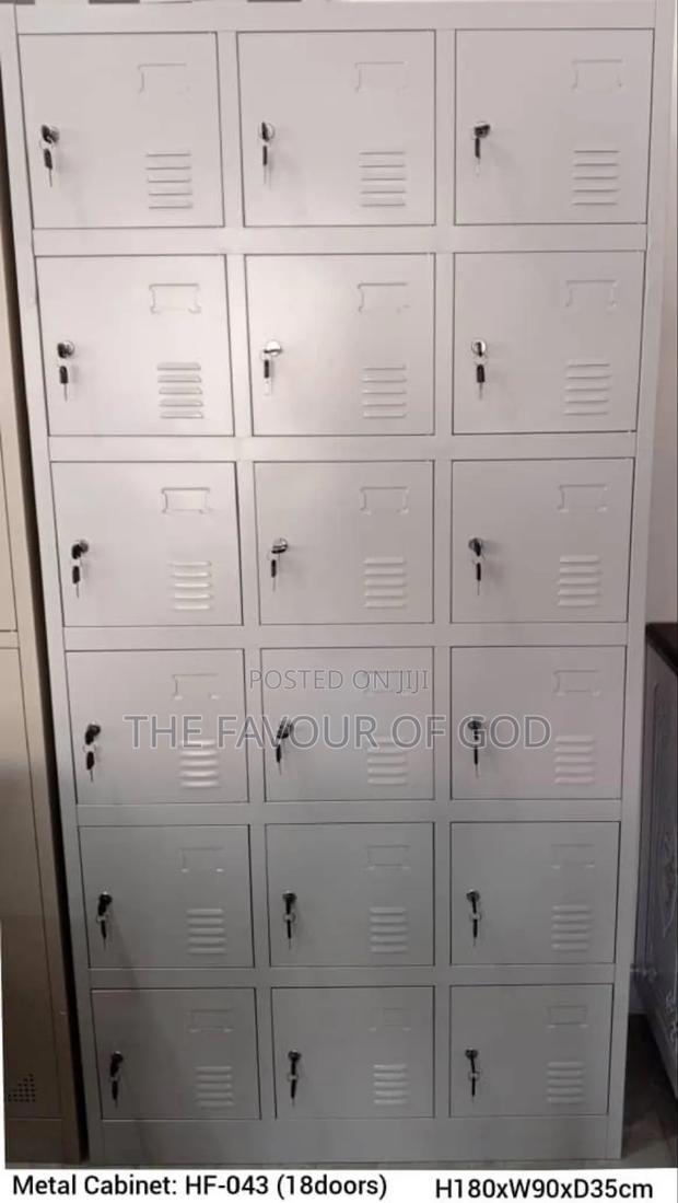 Exquisite 18 Drawer Metal Cabinet · Photo 1
