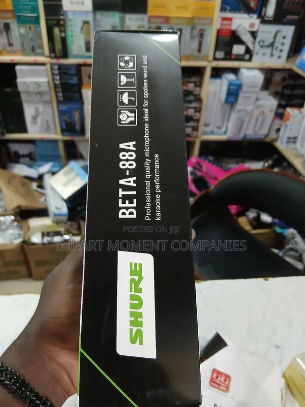Shure Beta 88a Dynamic Professional Microphone · Photo 2