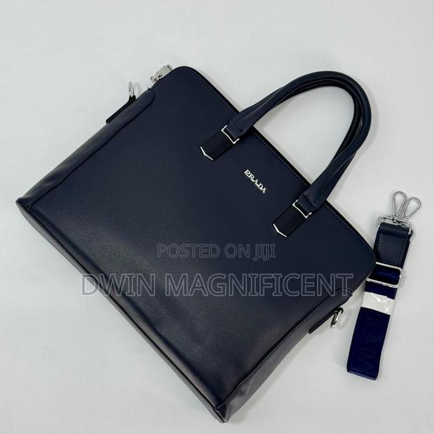 Waterproof Office Bag · Photo 1