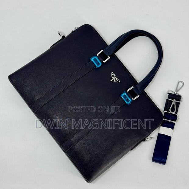 Waterproof Office Bag · Photo 4