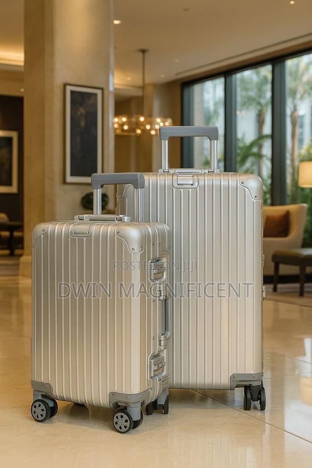 Unbreakable Suitcase/ Luggage/ Travel Bag (20 24 Inches) · Photo 3