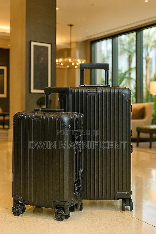 Unbreakable Suitcase/ Luggage/ Travel Bag (20 24 Inches) · Photo 4