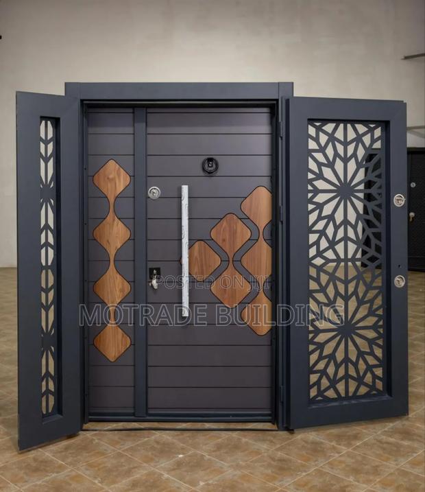 Door-in-door (One Half ) · Photo 1