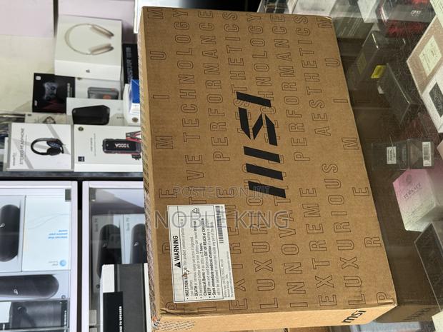 New Laptop MSI Katana 15 32GB Intel Core I7 SSD 1T · Photo 1