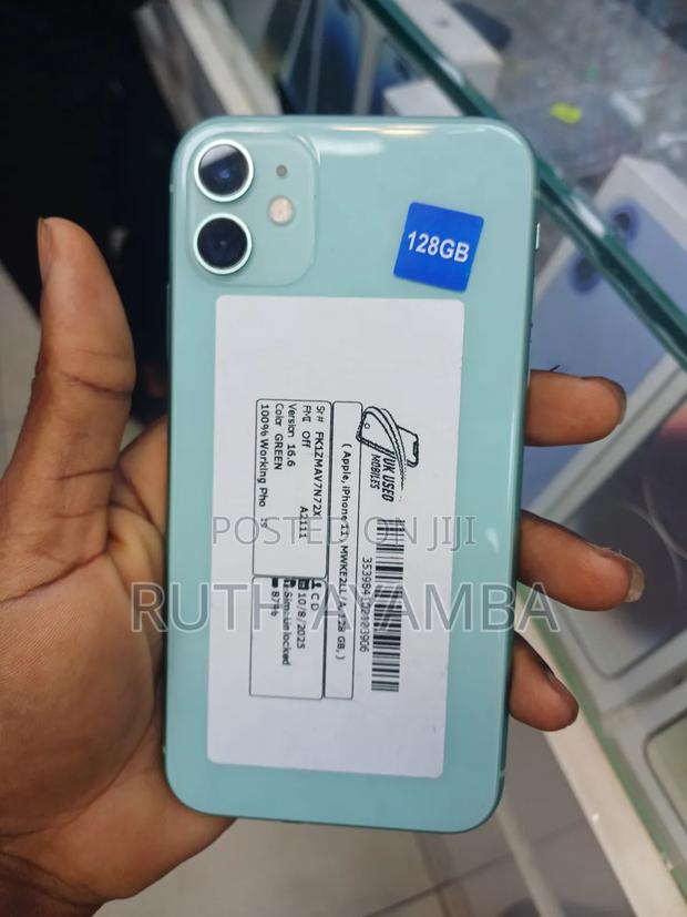 Apple iPhone 11 128 GB Green · Photo 1