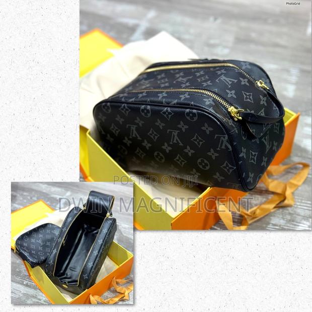 Original Lv Monogram Pouch · Photo 6