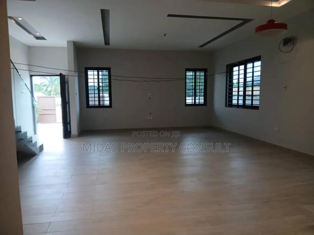 4bdrm House in Amrahia for sale · Photo 4