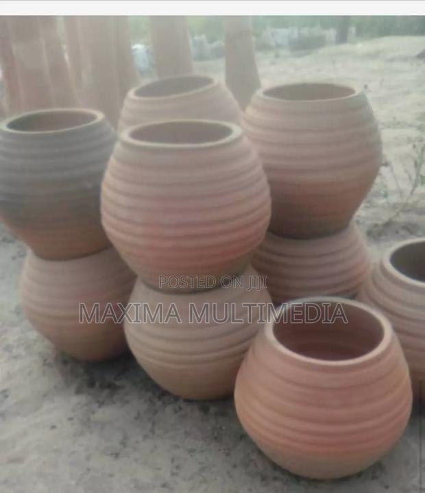 Flower Pots · Photo 4