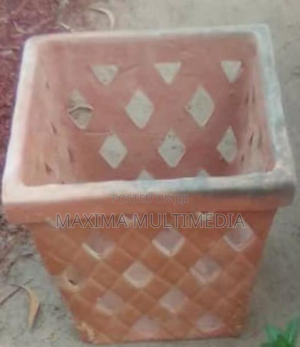 Flower Pots · Photo 8