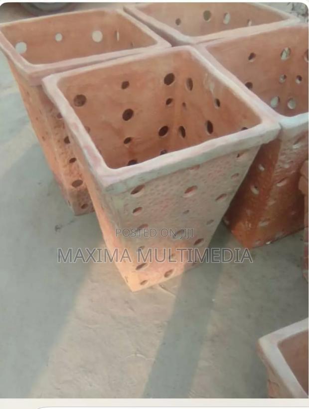 Flower Pots · Photo 6