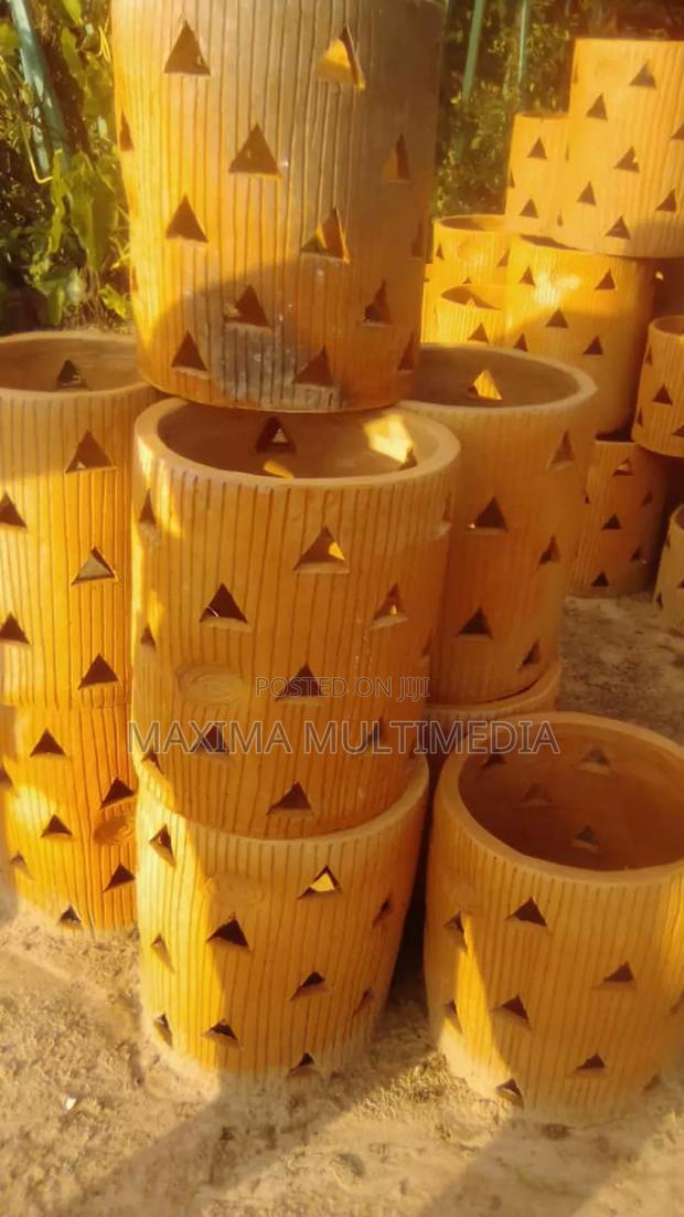 Flower Pot · Photo 1