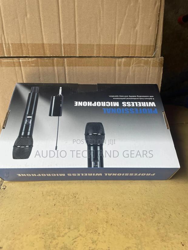 Shure Professional Wireless Microphone · Photo 1